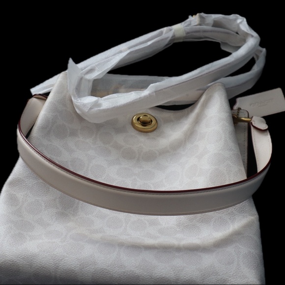 Beautiful Coach Charlie Bucket Bag in Signature Canvas Cream/White – NWOT - Picture 1 of 4